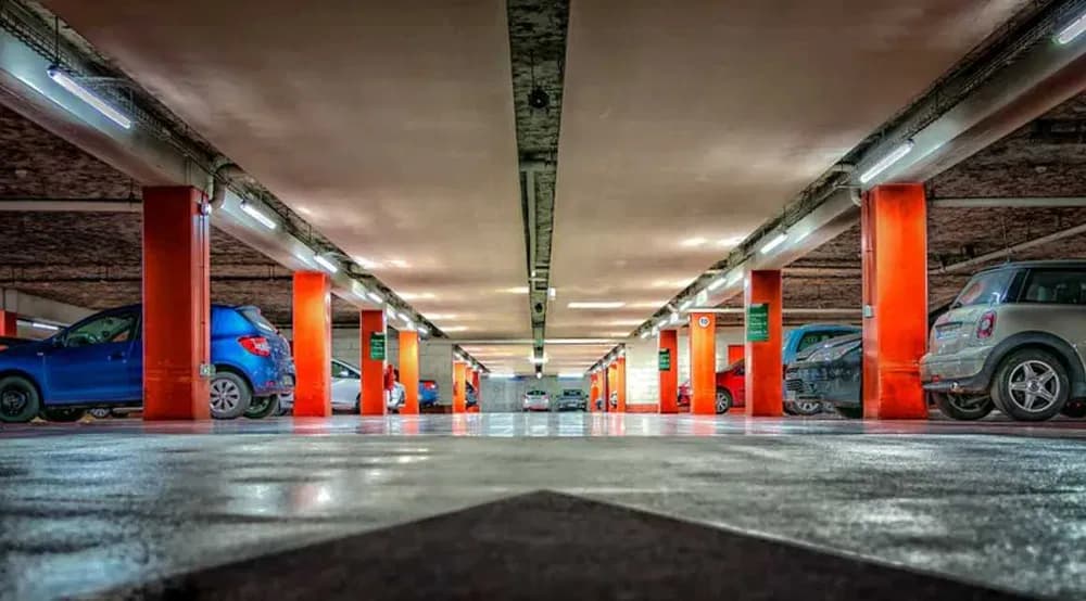 miejsce parkingowe/garaż podziemny - - - JANA KAZIMIERZA 31 — photo 1 of 1