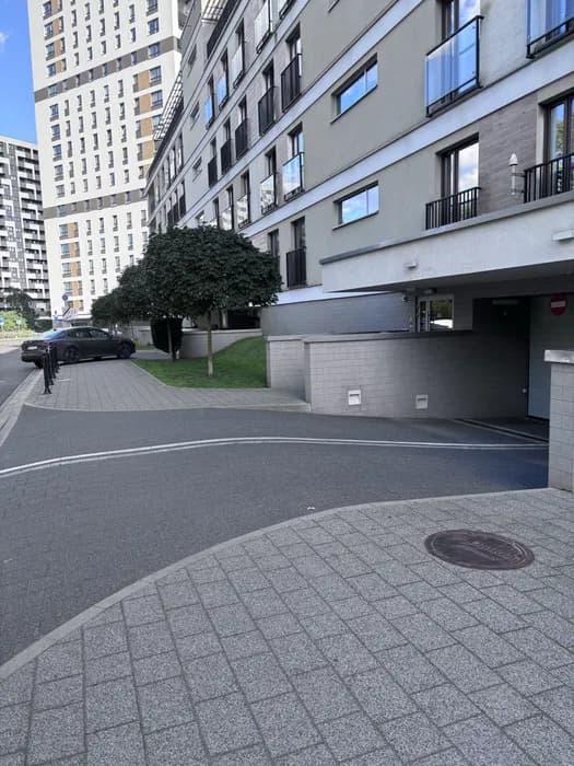 Wynajmę miejsce postojowe garażowe Gocław Jezioranskiego 12, 12 metròw, miejsce  blisko wyjazdu