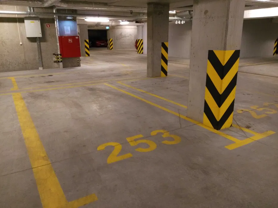 Miejsce parkingowe Jana Kazimierza 49 Symboliczna/Sztuk Pięknych, Wola — photo 1 of 2