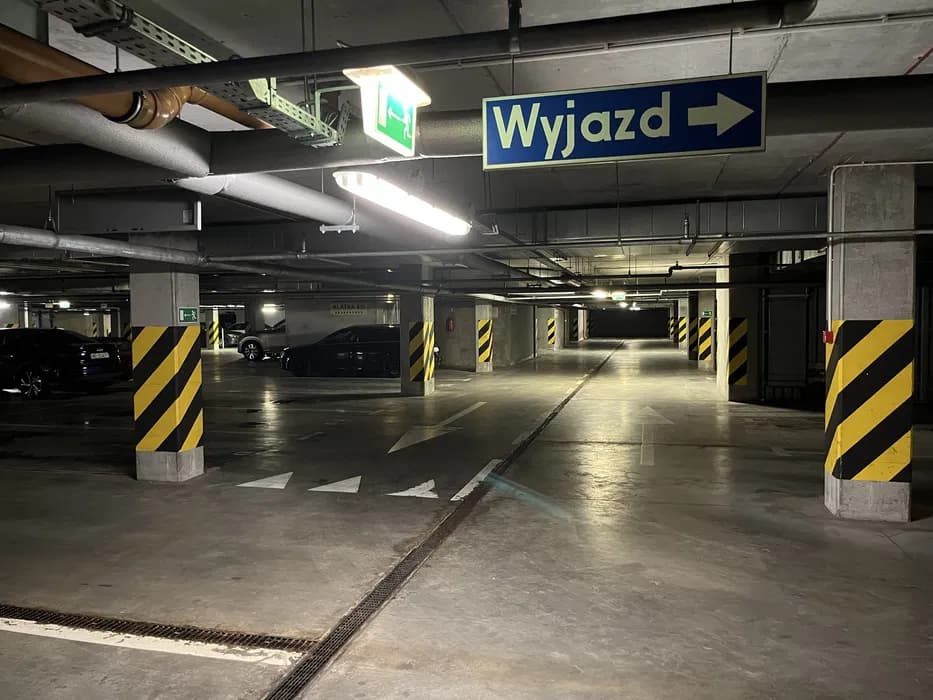 Miejsce garażowe Górczewska 200 METRO BEMOWO — photo 1 of 1