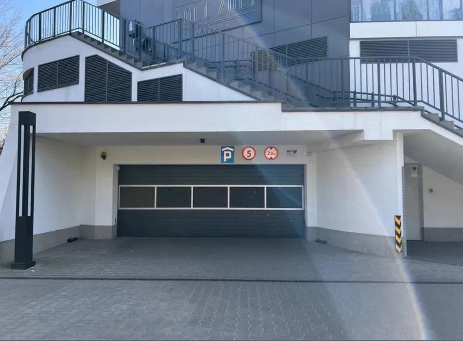 miejsce parkingowe — photo 1 of 5