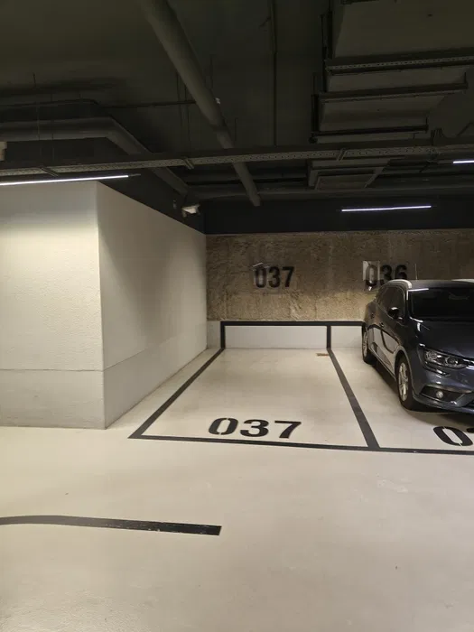 Miejsce parkingowe Garaż Warszawa Powiśle Solec — photo 1 of 2