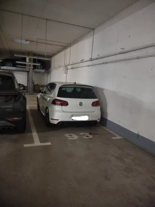 Miejsce parkingowe Kasztanowy park ul.Kłosia 10 — photo 1 of 1