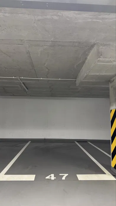 Miejsce parkingowe do wynajęcia — photo 1 of 5