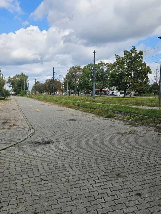 Teren pod komis samochodowy /Plac do Przechowywania samochodów – Praga Północ — photo 1 of 4