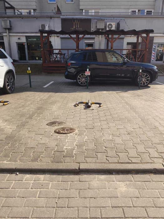 Miejsce parkingowe naziemne (ul. Górczewska Bemowo) — photo 1 of 4