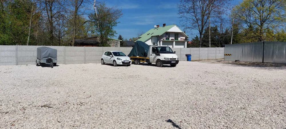 Parking Tarchomin - kamper, przyczepa, bus, laweta, koparka — photo 1 of 2