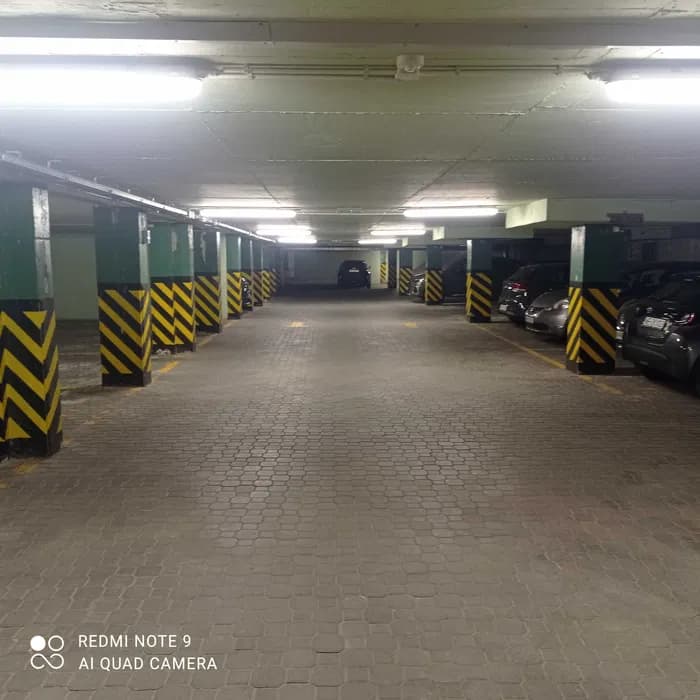 Garaż - miejsce parkingowe Bronikowskiego 55 — photo 1 of 2
