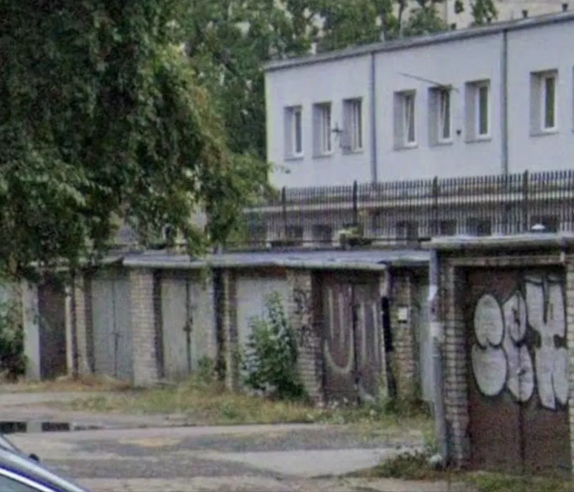 GARAŻ murowany MAGAZYN 18m2 bez prądu MOKOTÓW Sielce — photo 1 of 2