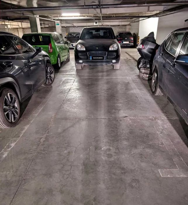 Miejsce parkingowe w garażu podziemnym w Warszawie Śródmieście (ul. Elektoralna 12A) — photo 1 of 1