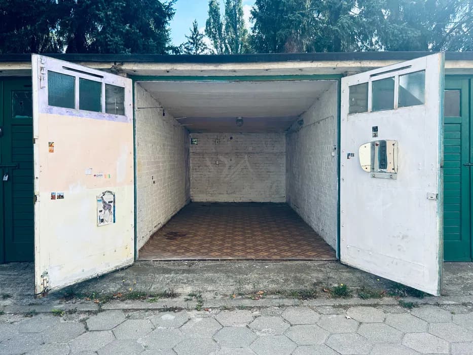Wynajmę garaż/magazyn Żwirki i Wigury, Okęcie