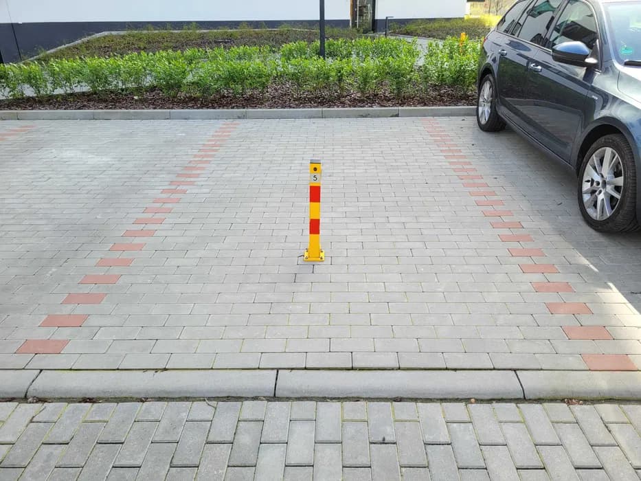 Miejsce postojowe ul. Ceramiczna 5G, Warszawa, Tarchomin — photo 1 of 1