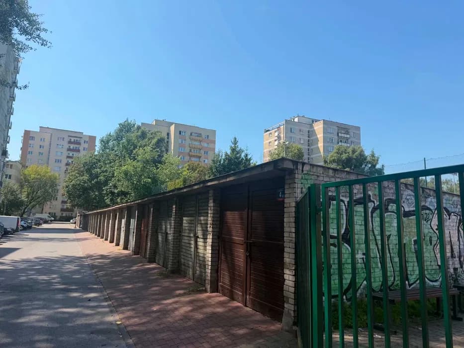 Wynajem garażu w zabudowie szeregowej — photo 1 of 1